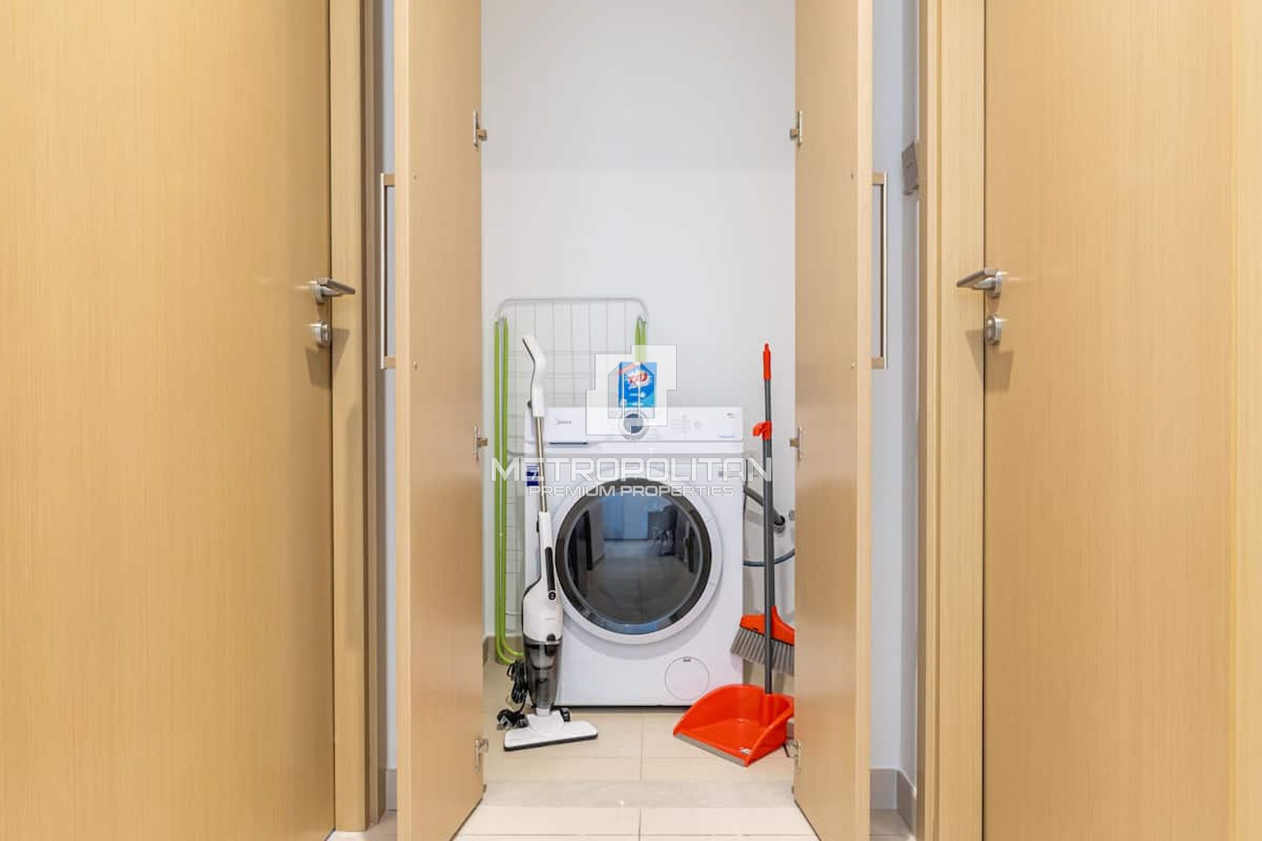 High Floor | Chiller Free | Well Maintained