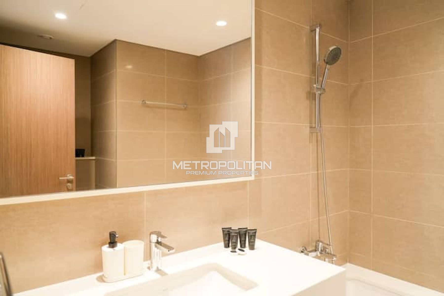 High Floor | Furnished | Vacant | WALK TO MALL