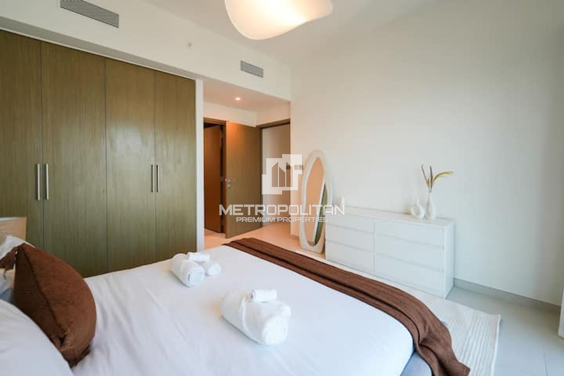 High Floor | Furnished | Vacant | WALK TO MALL