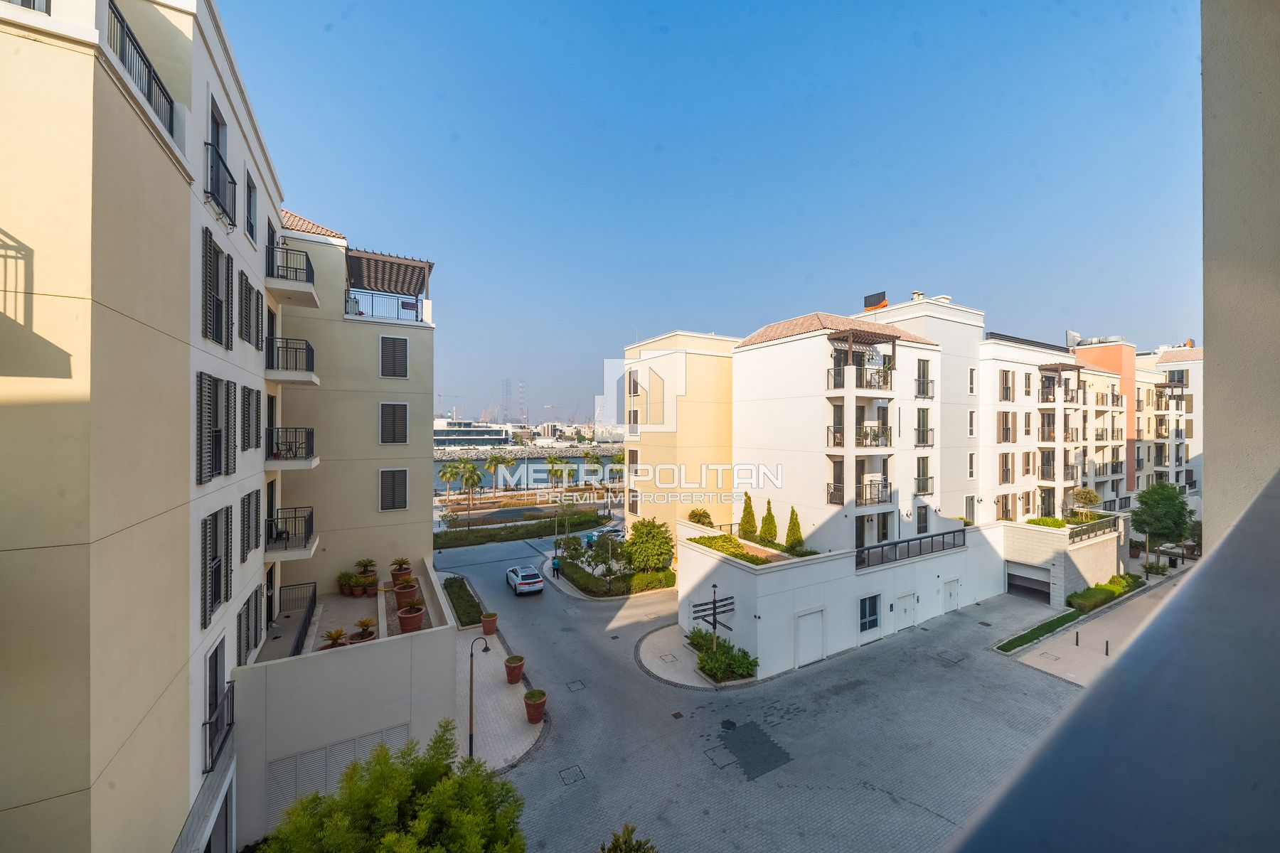 Снять квартиру в La Cote Building 3, Jumeirah - MPR-10846