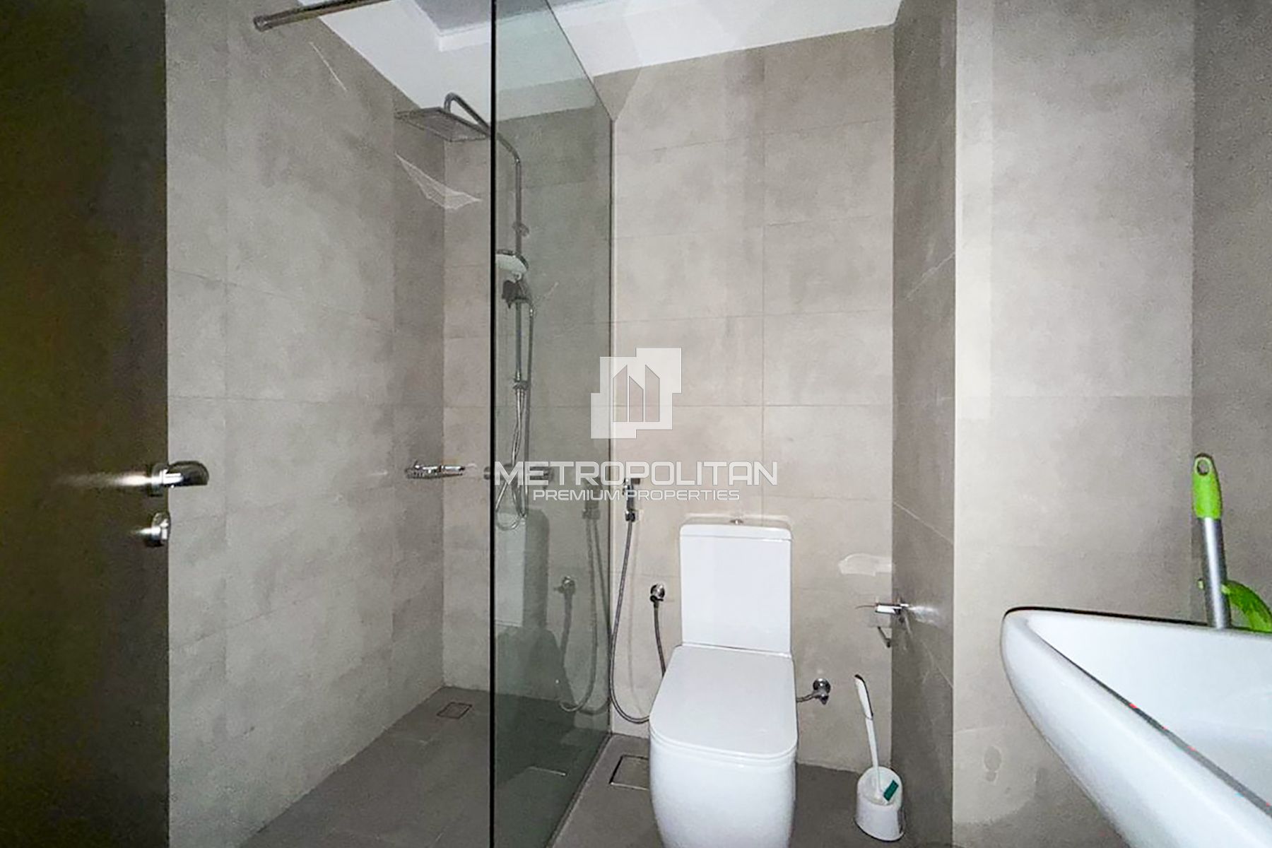 Spacious Layout | Chiller Free | Top Floor
