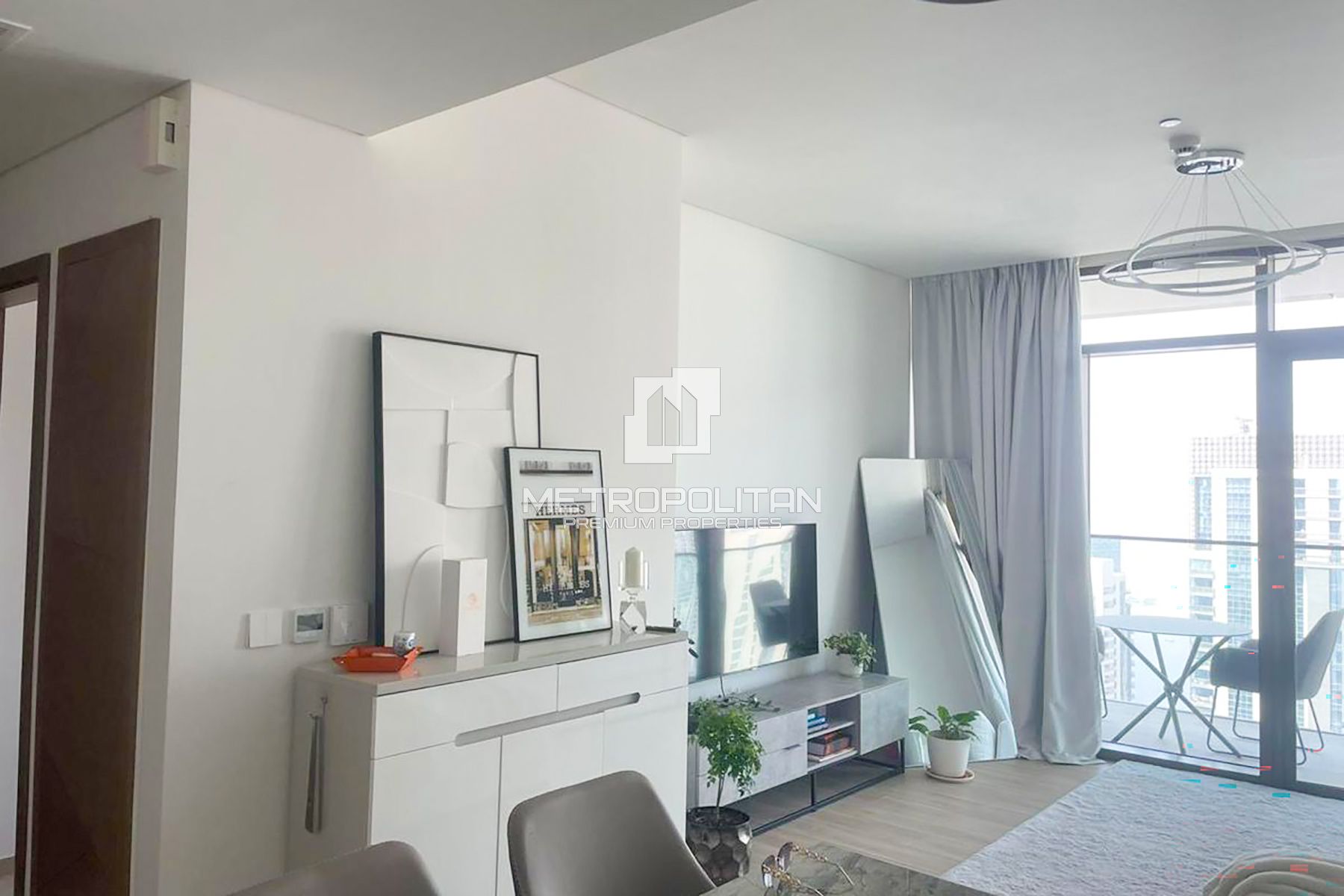 Hugh Floor | Unfurnished | Vacant by September
