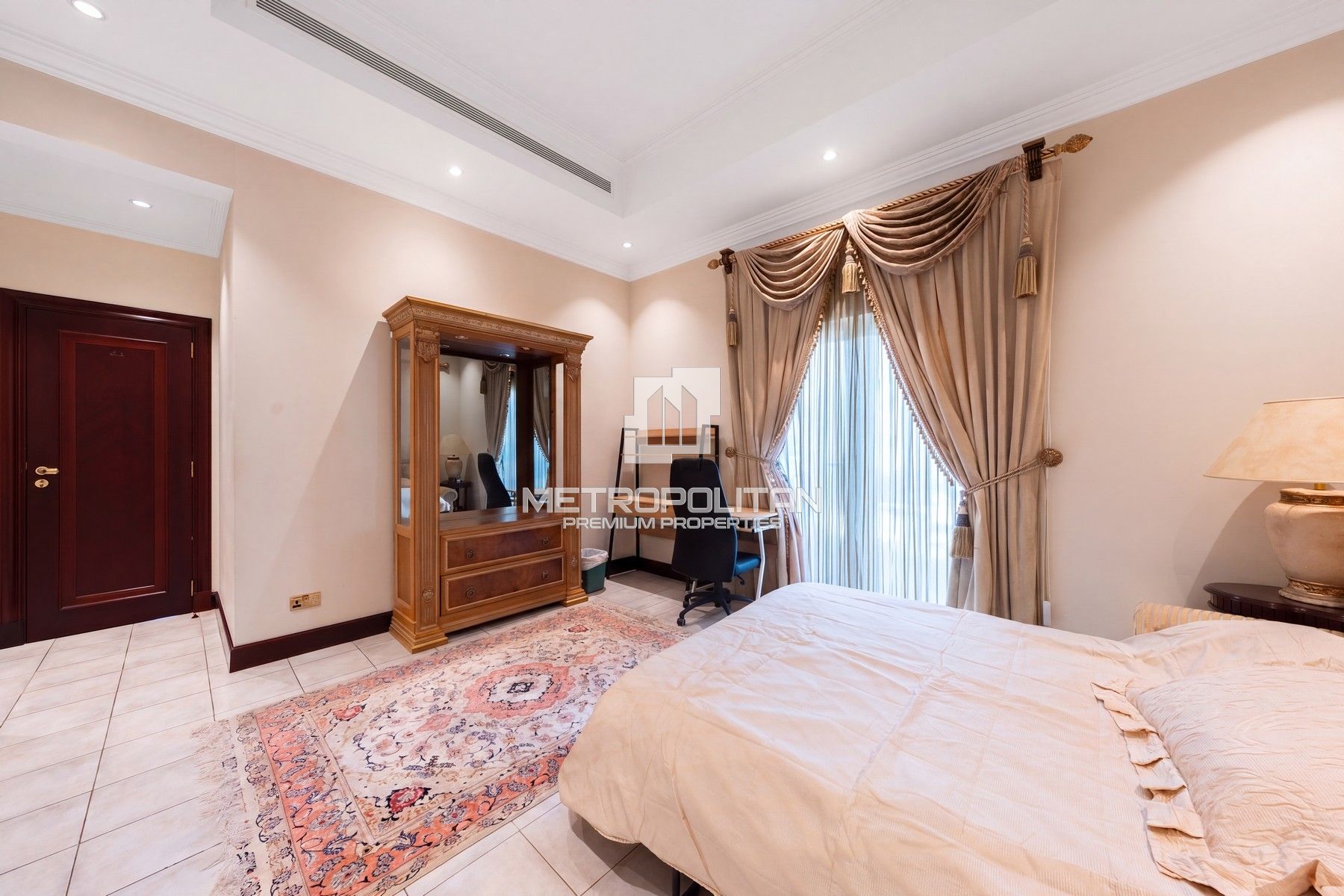 Golf Mansion | Old Money Elegance | Total Privacy