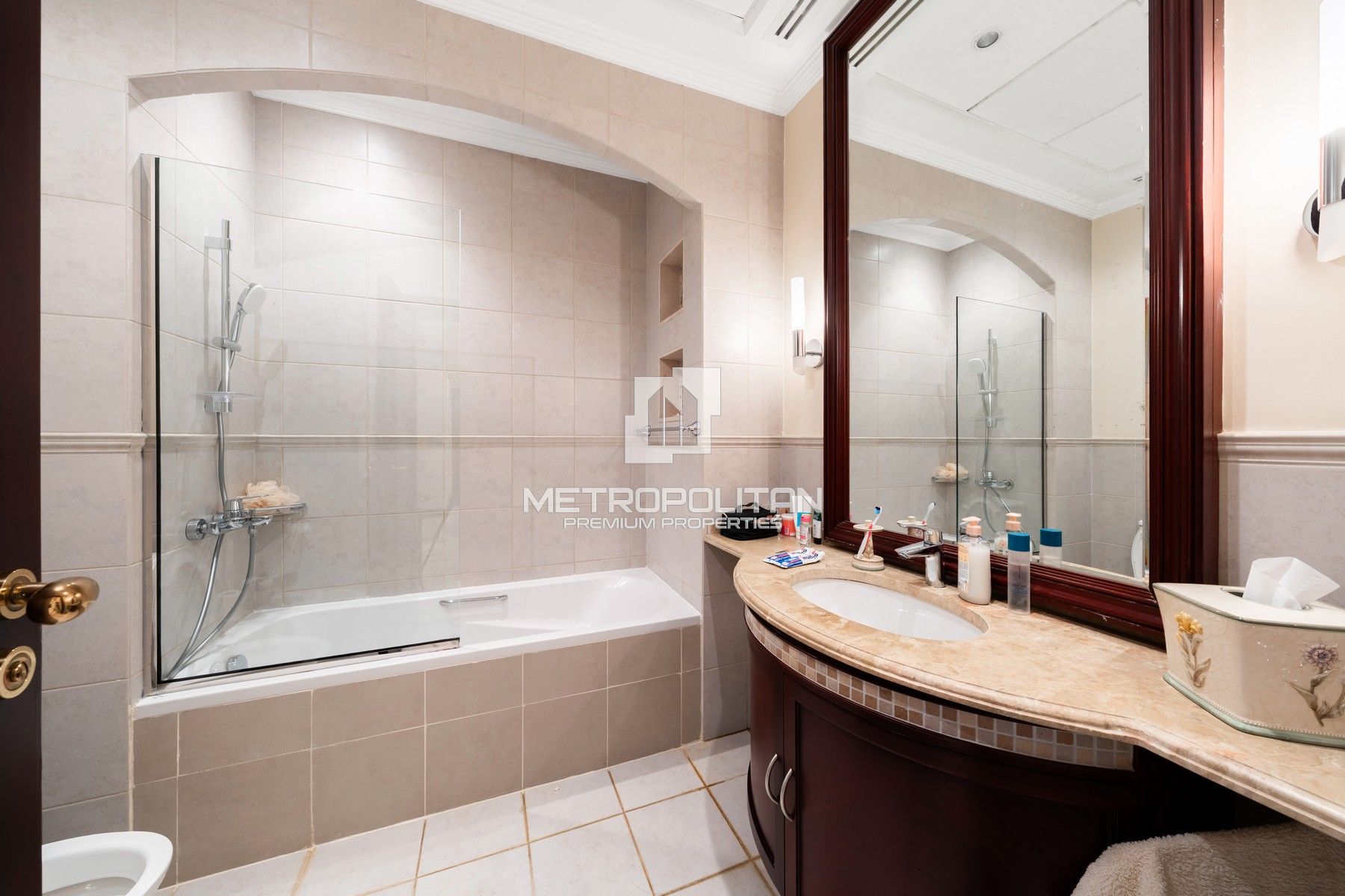 Golf Mansion | Old Money Elegance | Total Privacy