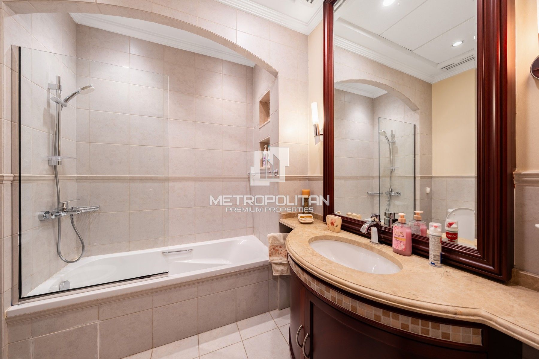 Golf Mansion | Old Money Elegance | Total Privacy