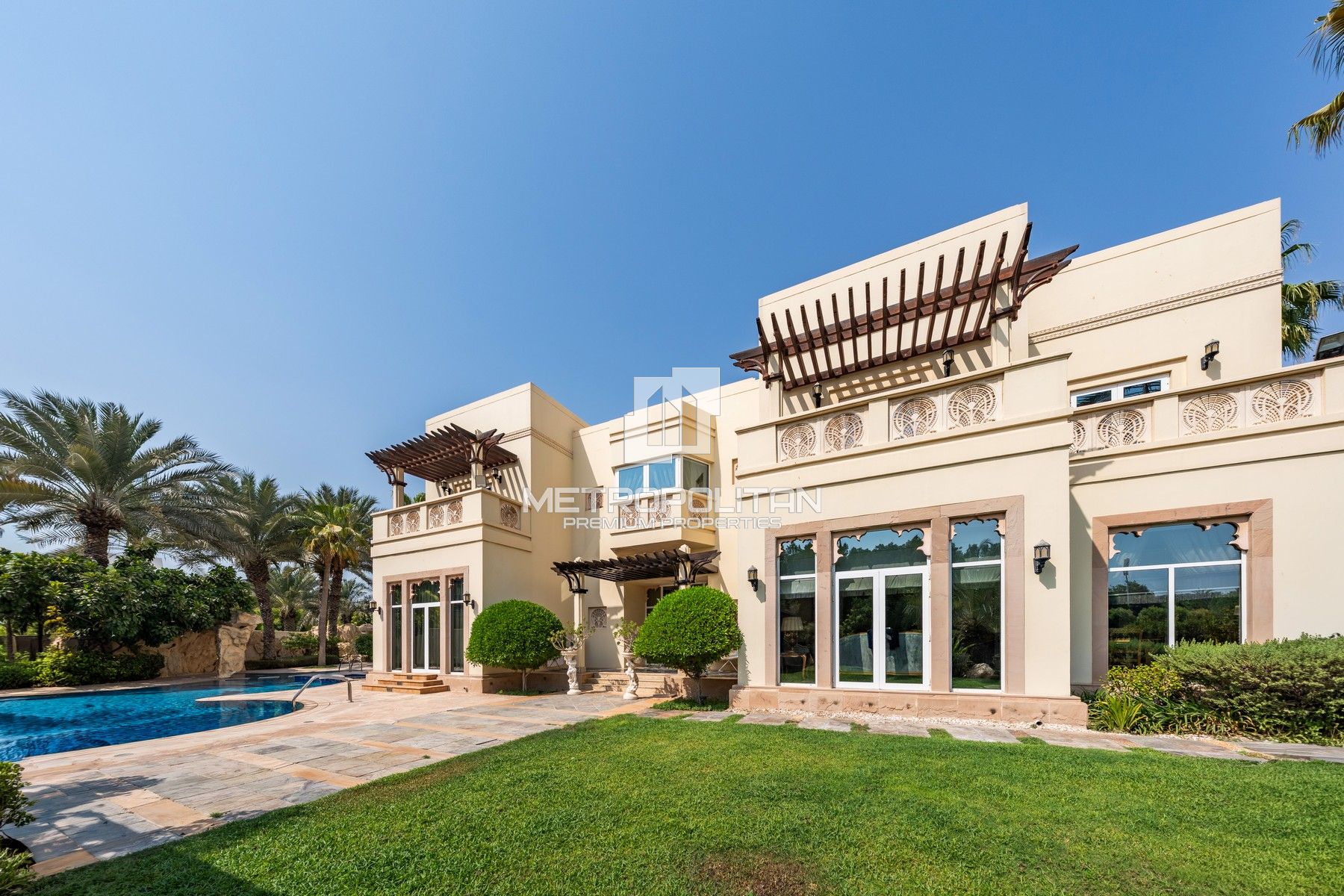 Golf Mansion | Old Money Elegance | Total Privacy