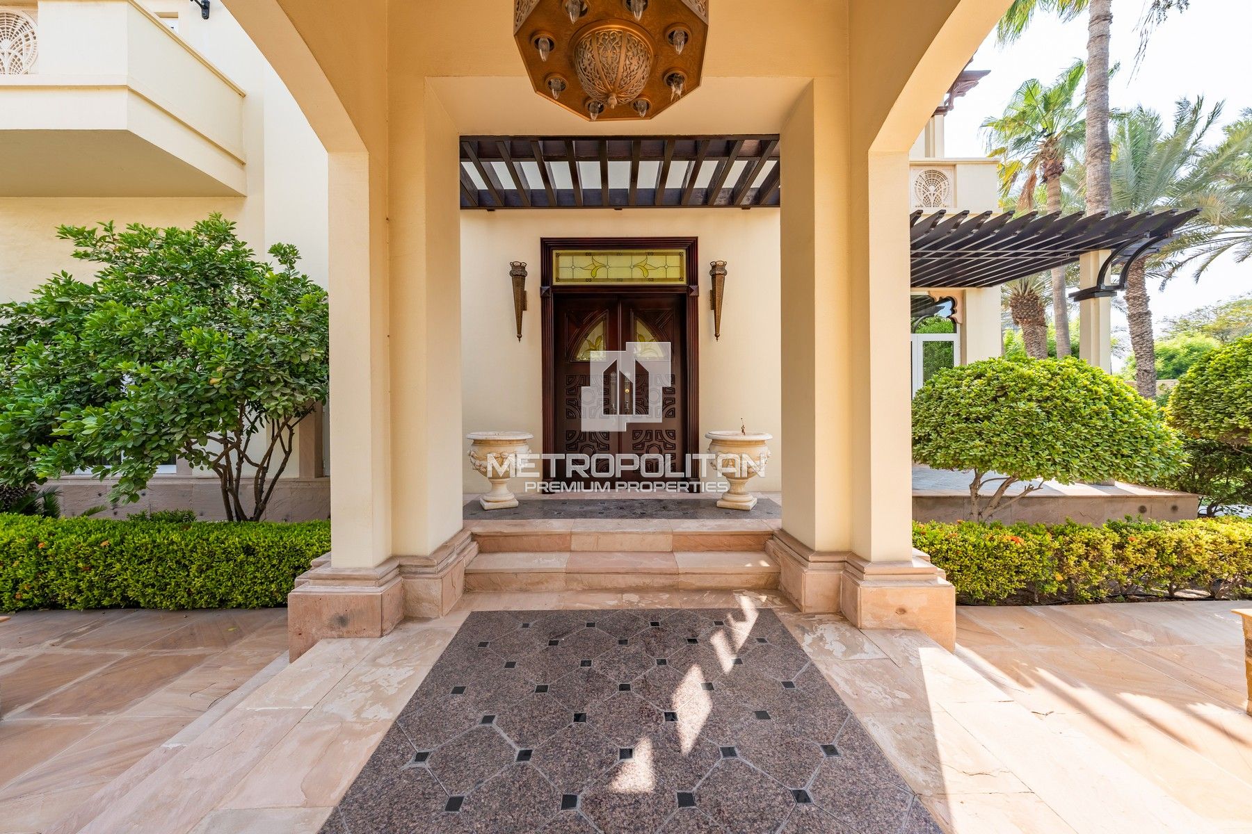 Golf Mansion | Old Money Elegance | Total Privacy