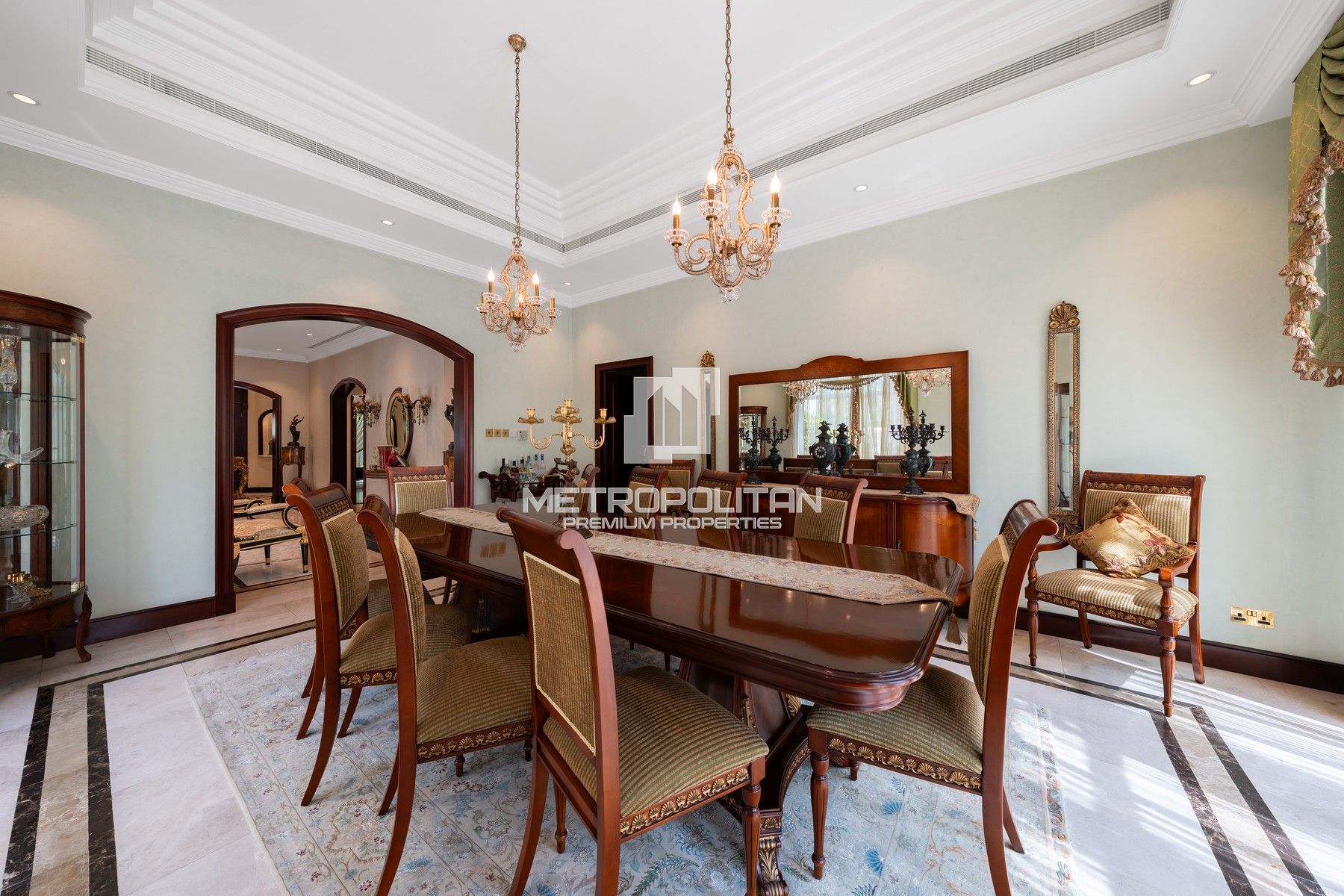 Golf Mansion | Old Money Elegance | Total Privacy