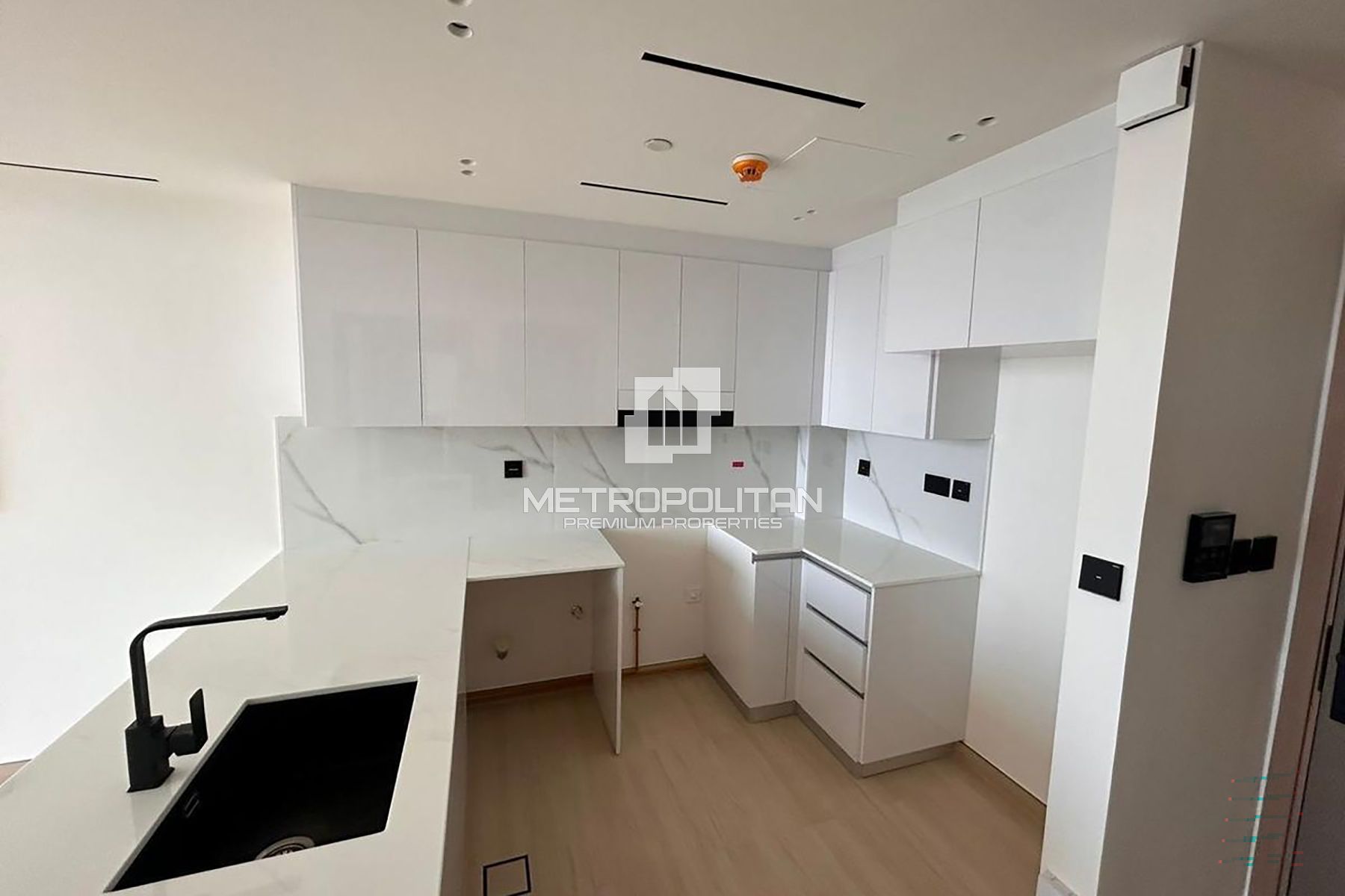 Bright 1BR | High Floor | Marina View | Best Deal