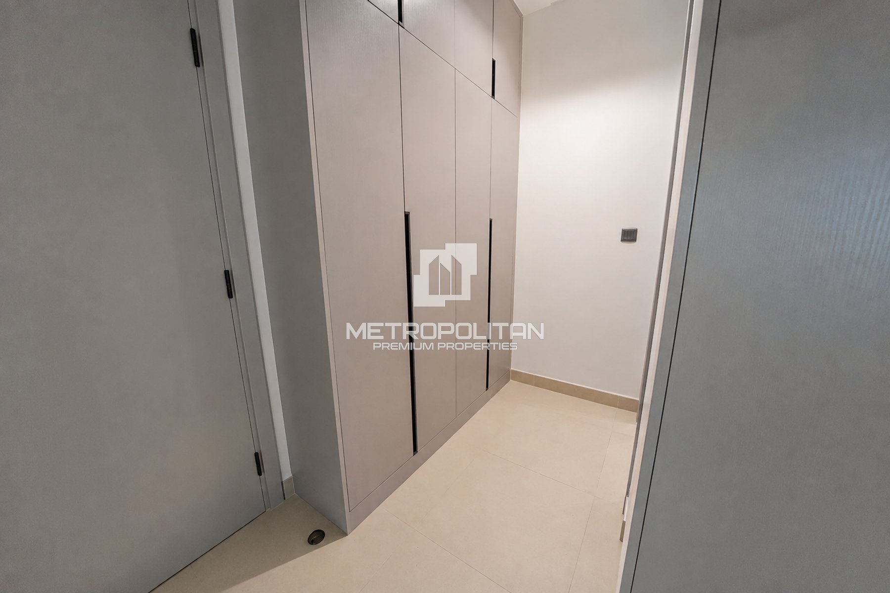 Downtown Skyline | Furnished | Spacious Layout