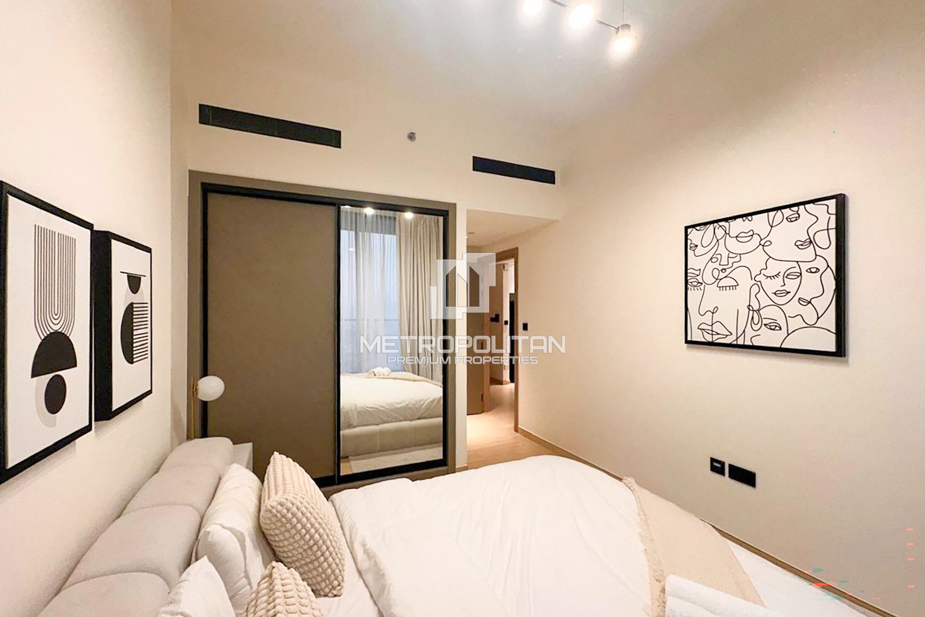 Luxury Furnished |High Floor | Marina skyline View