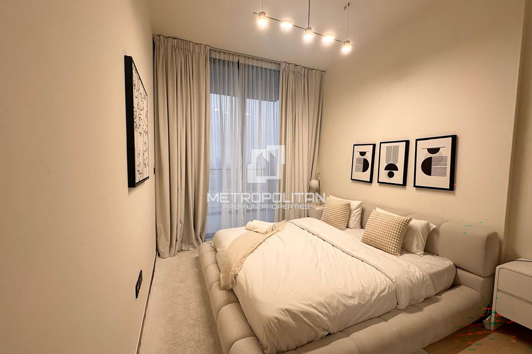 Luxury Furnished |High Floor | Marina skyline View