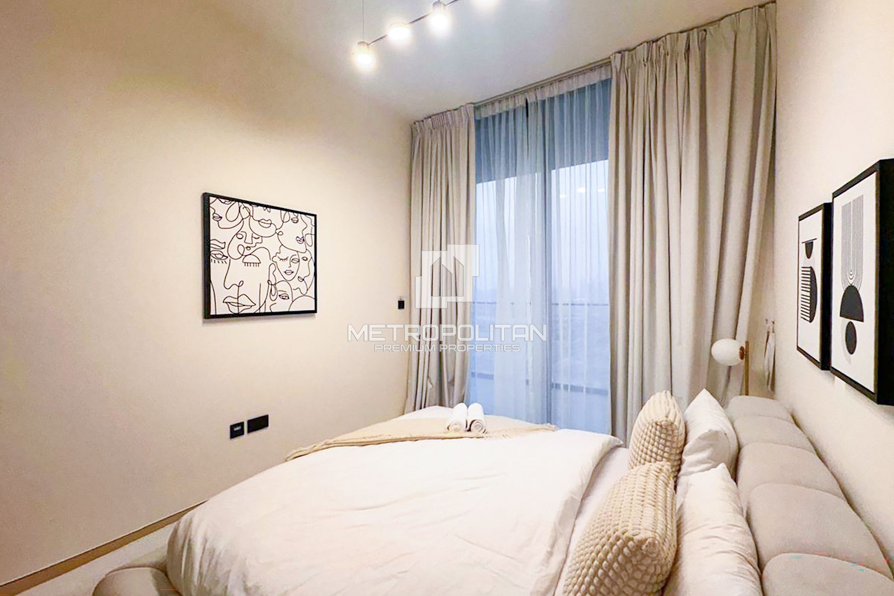 Luxury Furnished |High Floor | Marina skyline View