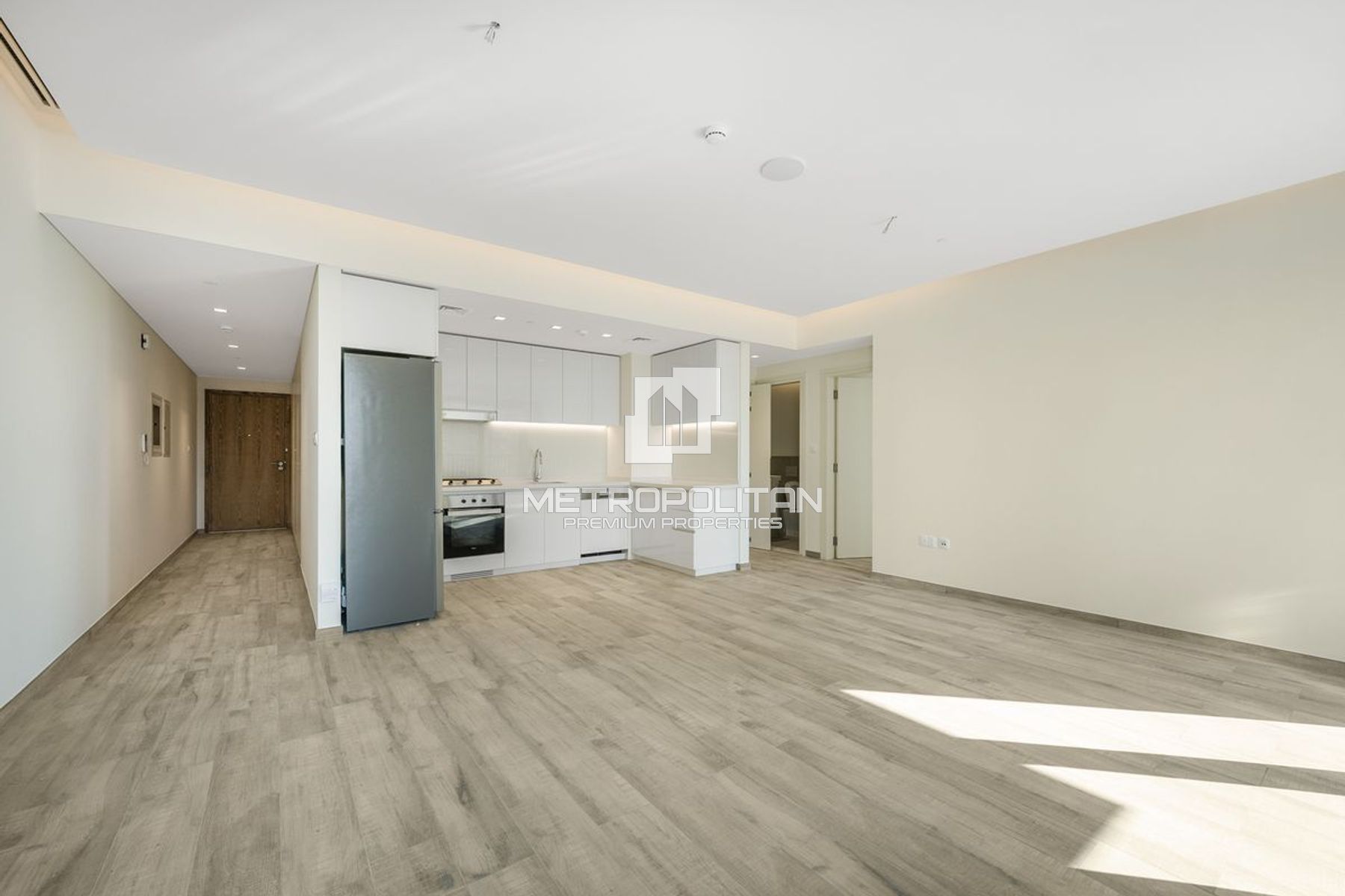 Spacious Layout | 2 Bathrooms| Vacant From October