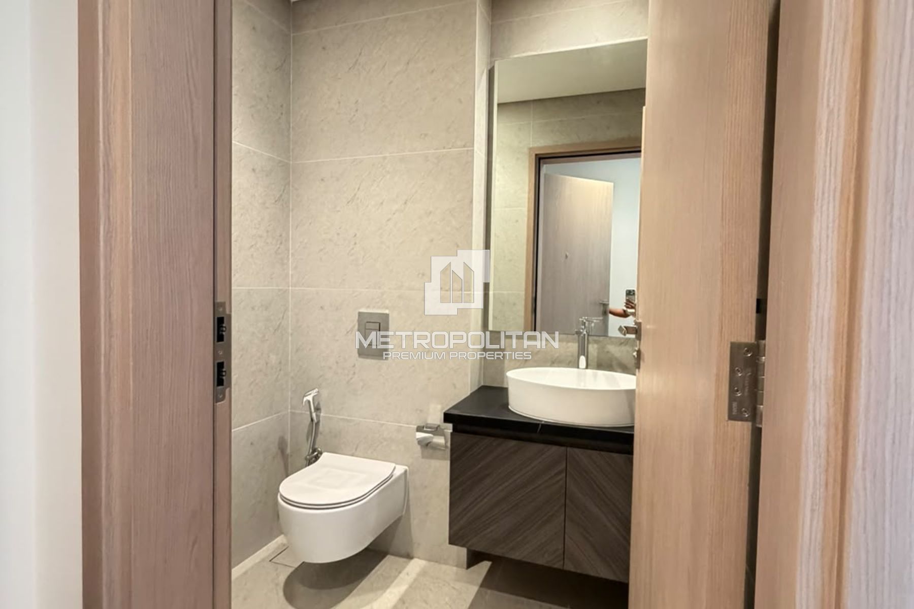 Снять квартиру в Peninsula Four, Business Bay - MPR-10889