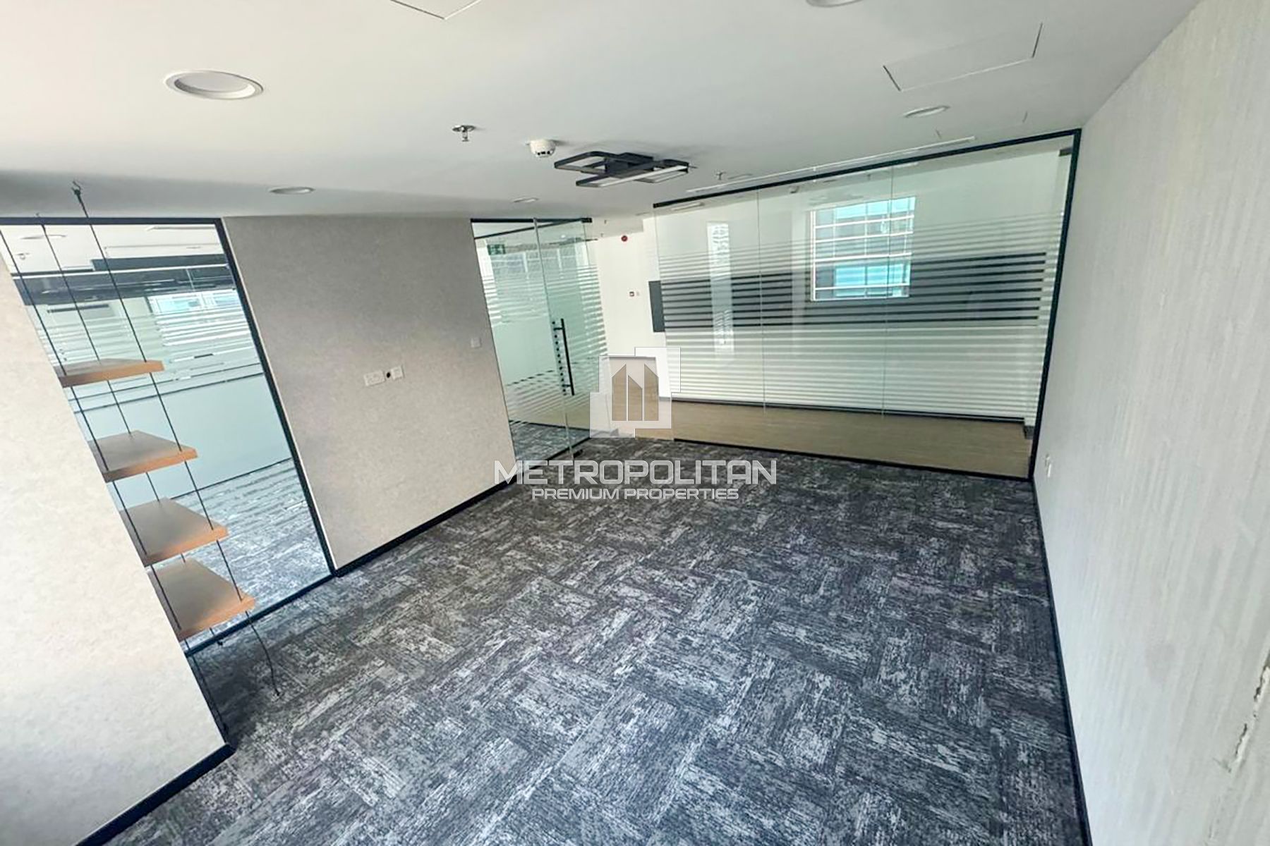 Prime Office | 7 Dedicated Parking Spaces