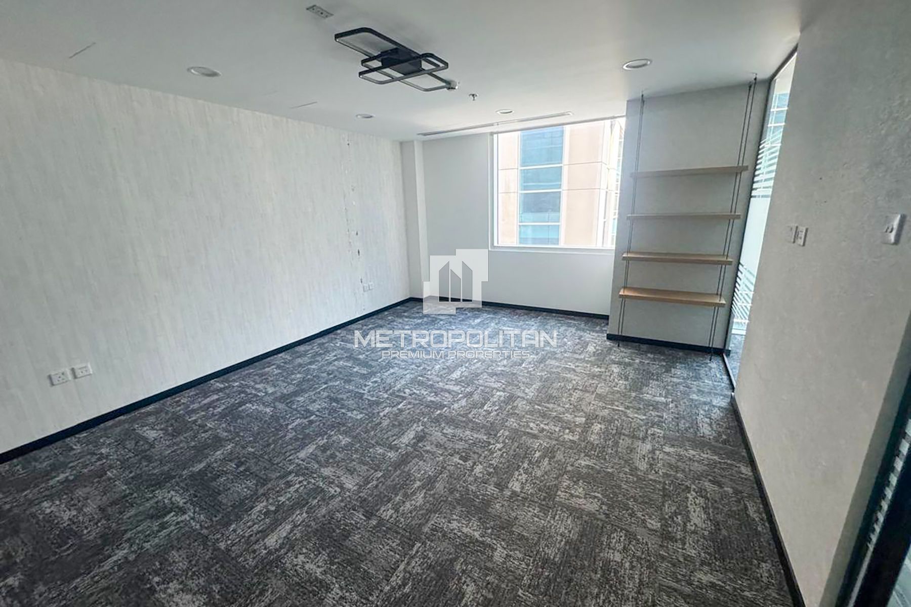 Prime Office | 7 Dedicated Parking Spaces
