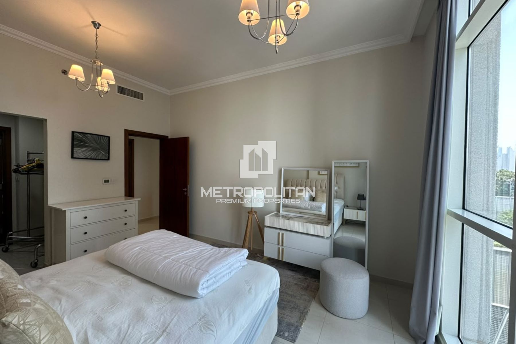Elegant Furnished 1BR | Prime Downtown Living
