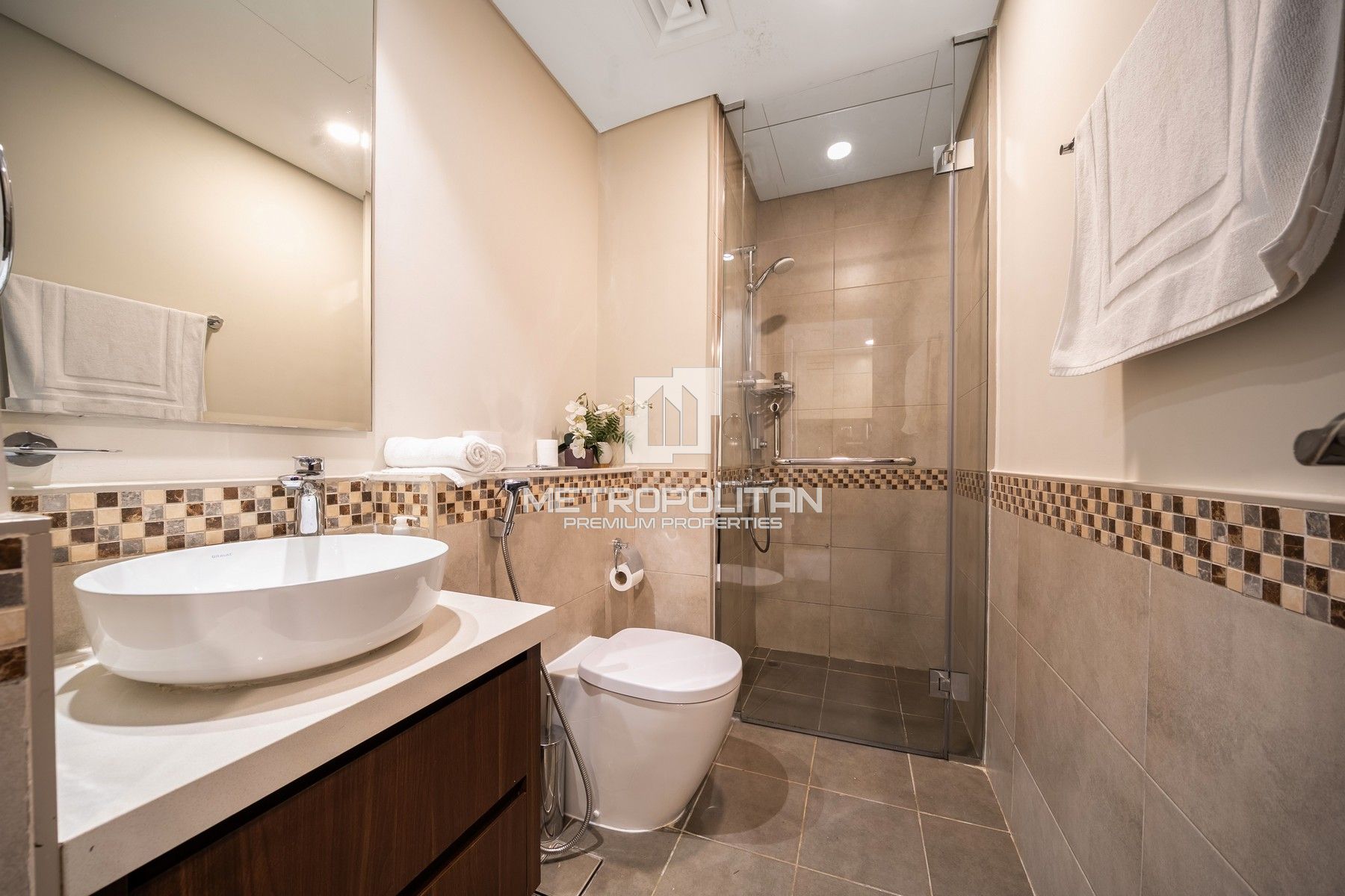 Private Garden | Stylish Fully Furnished 1 Bed