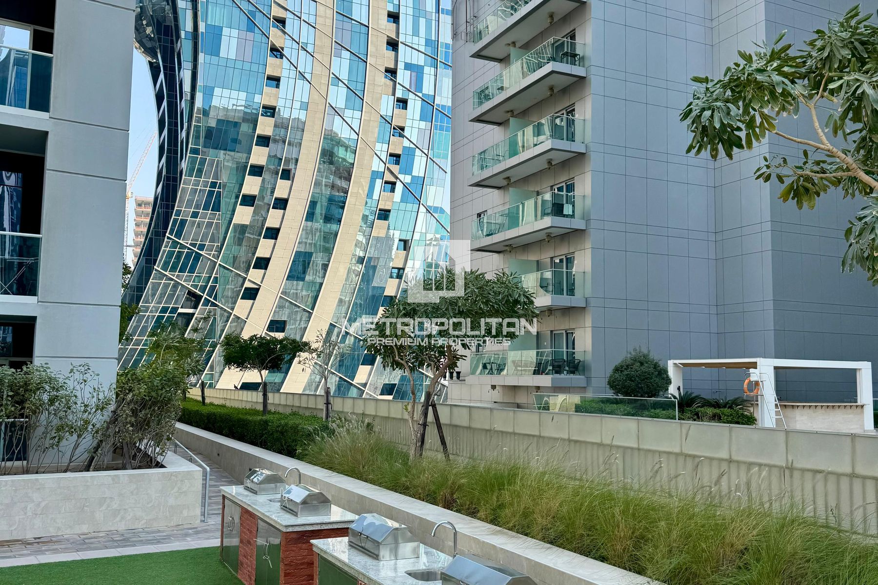 Private Garden | Stylish Fully Furnished 1 Bed