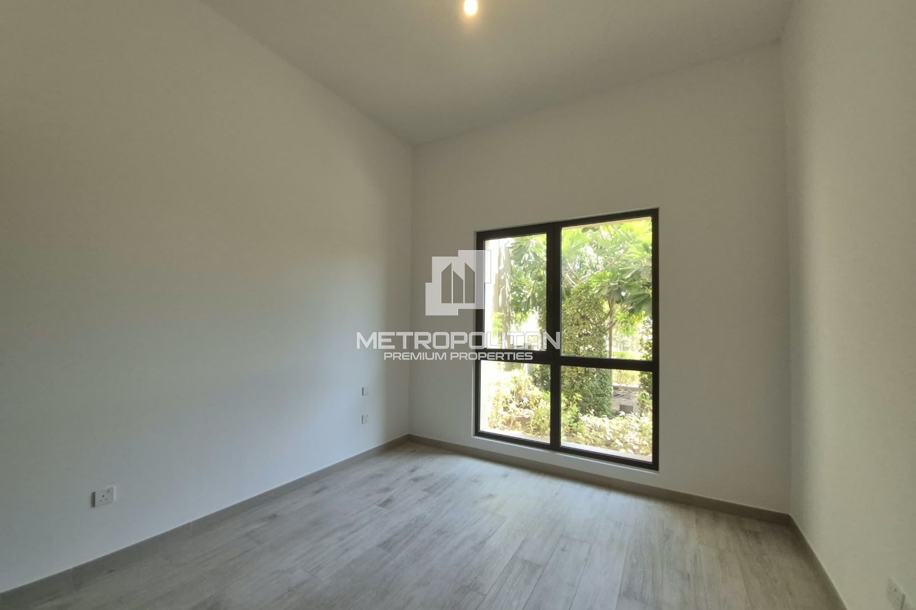 Spacious | Private Garden | Unfurnished | Vacant