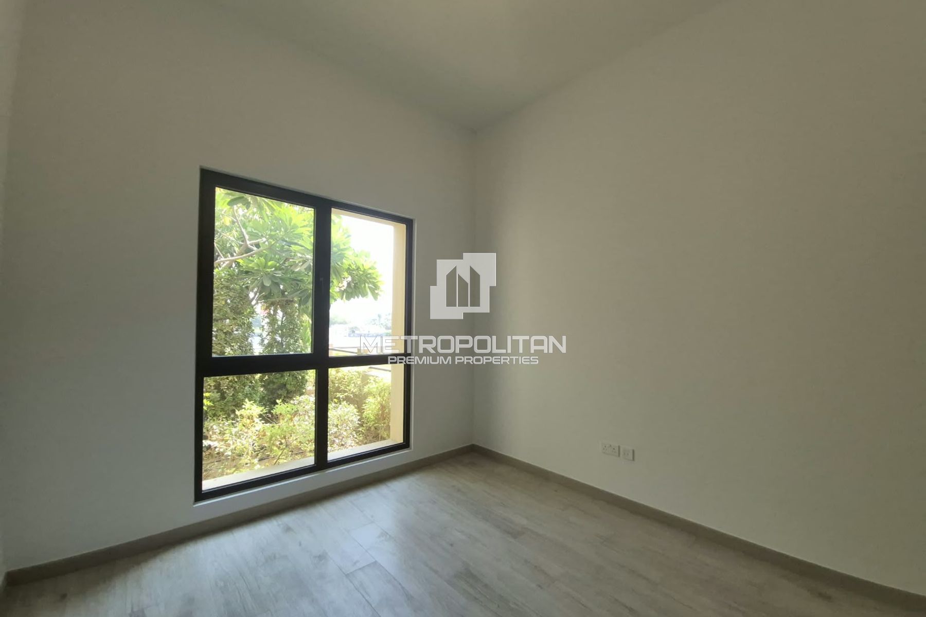 Spacious | Private Garden | Unfurnished | Vacant