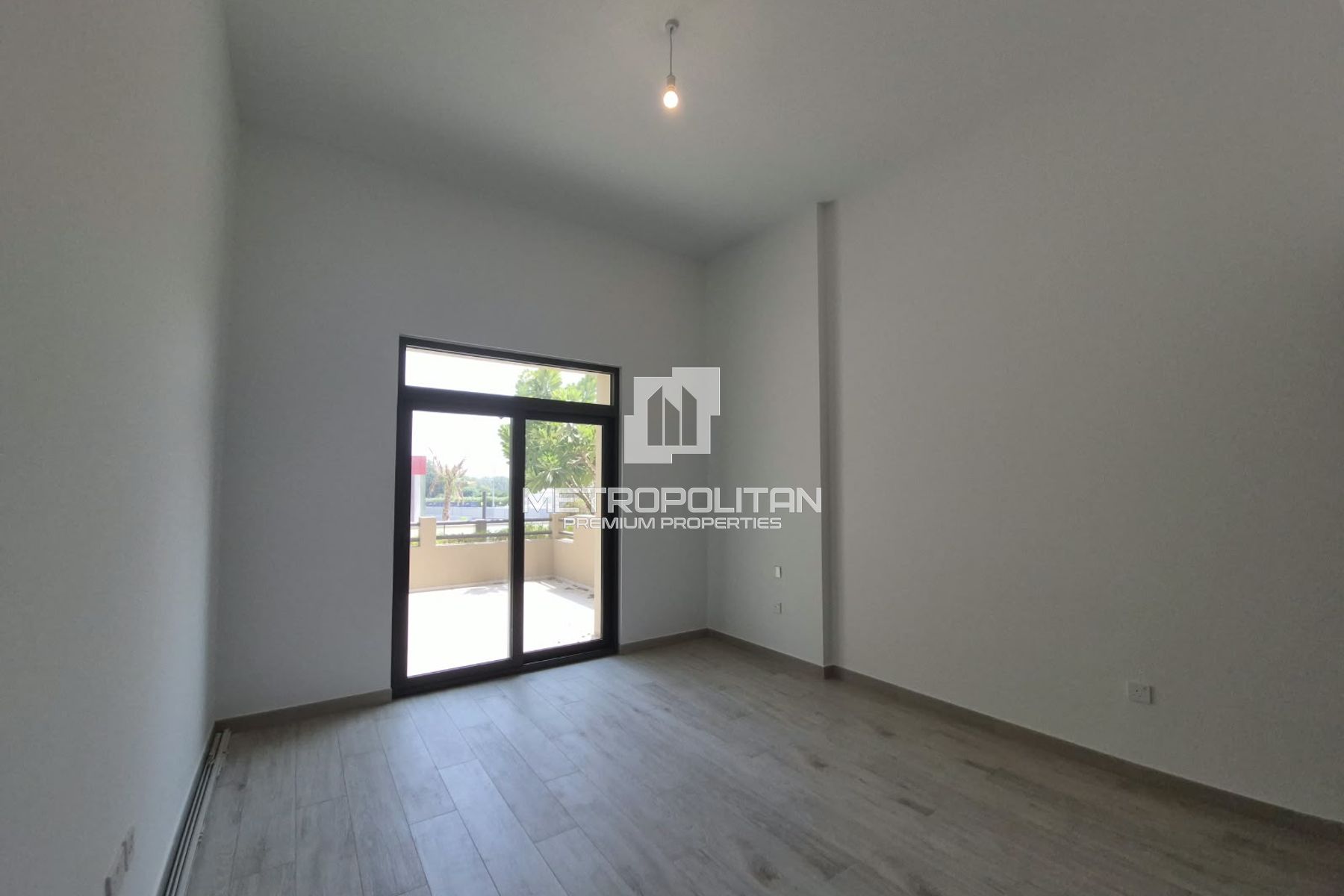 Spacious | Private Garden | Unfurnished | Vacant