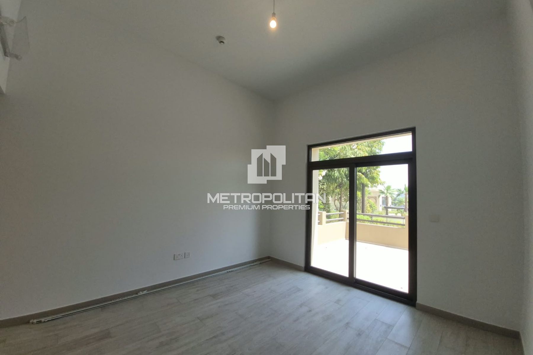 Spacious | Private Garden | Unfurnished | Vacant