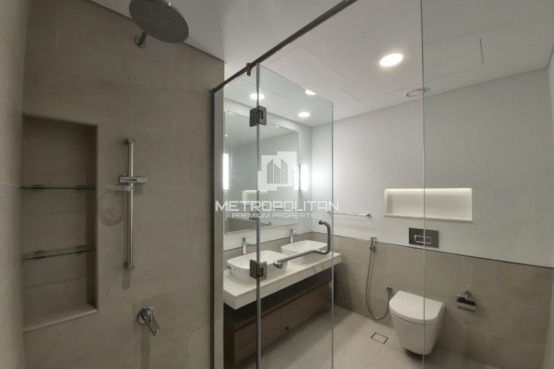 Spacious | Private Garden | Unfurnished | Vacant