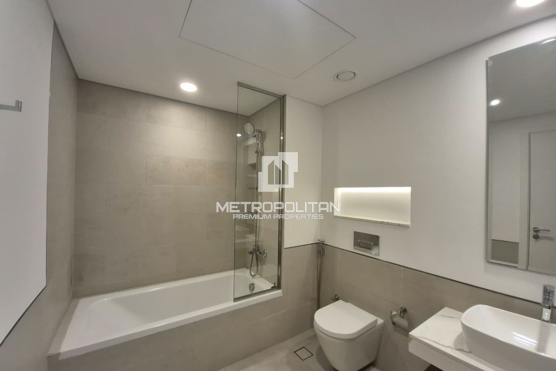 Spacious | Private Garden | Unfurnished | Vacant