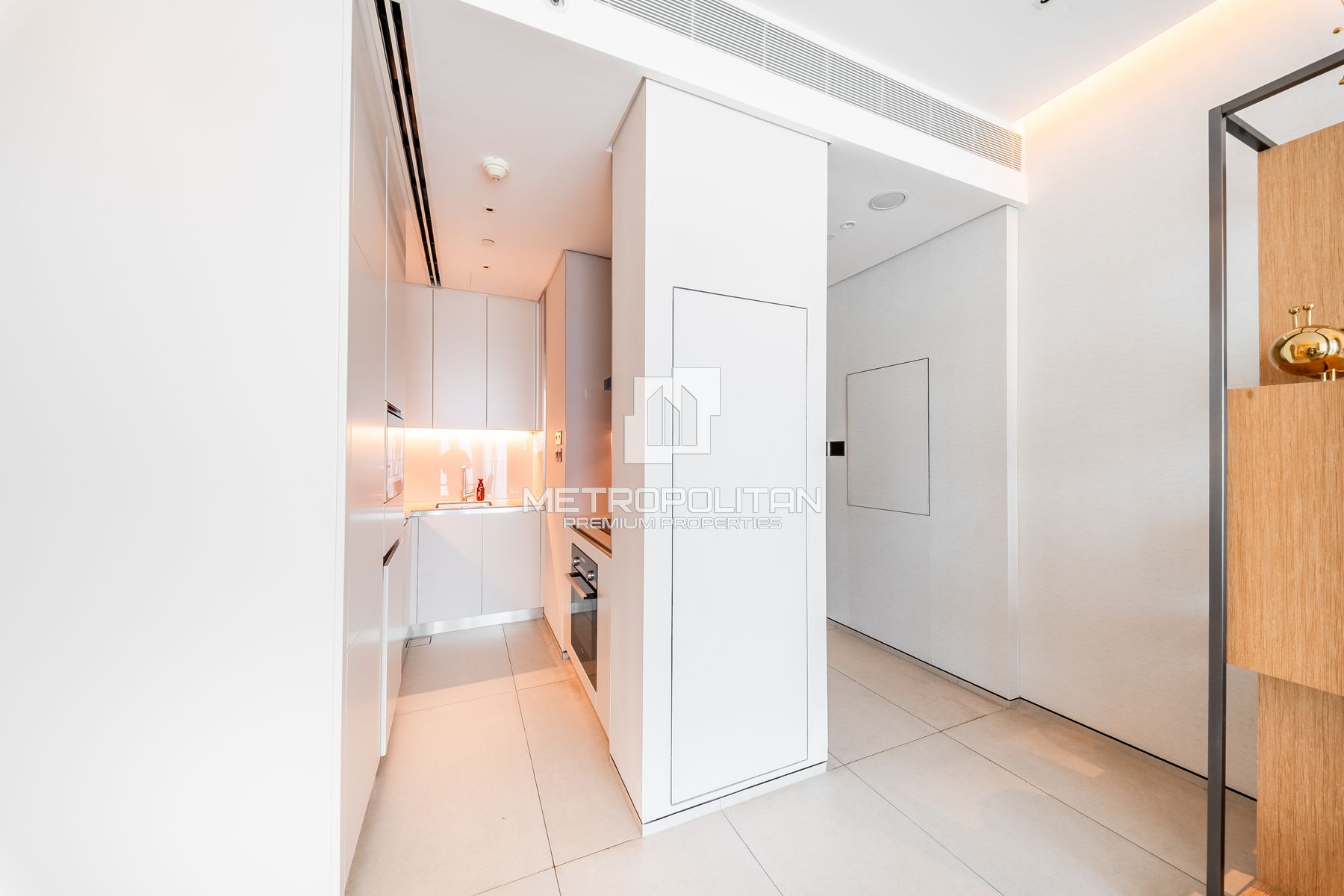 Fully Furnished | Full Sea View | Prime Location