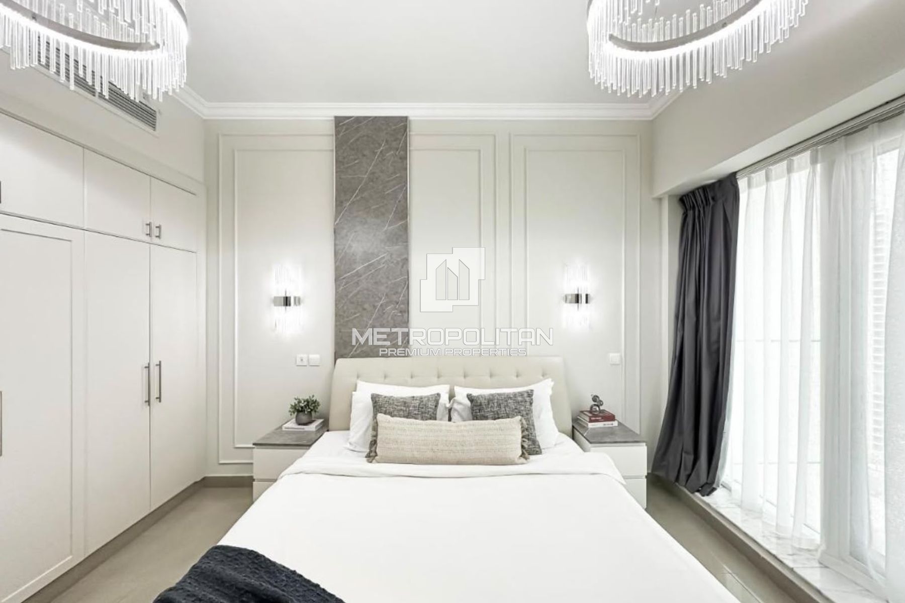 Stunning Upgraded Fully Furnished 1 Bedroom