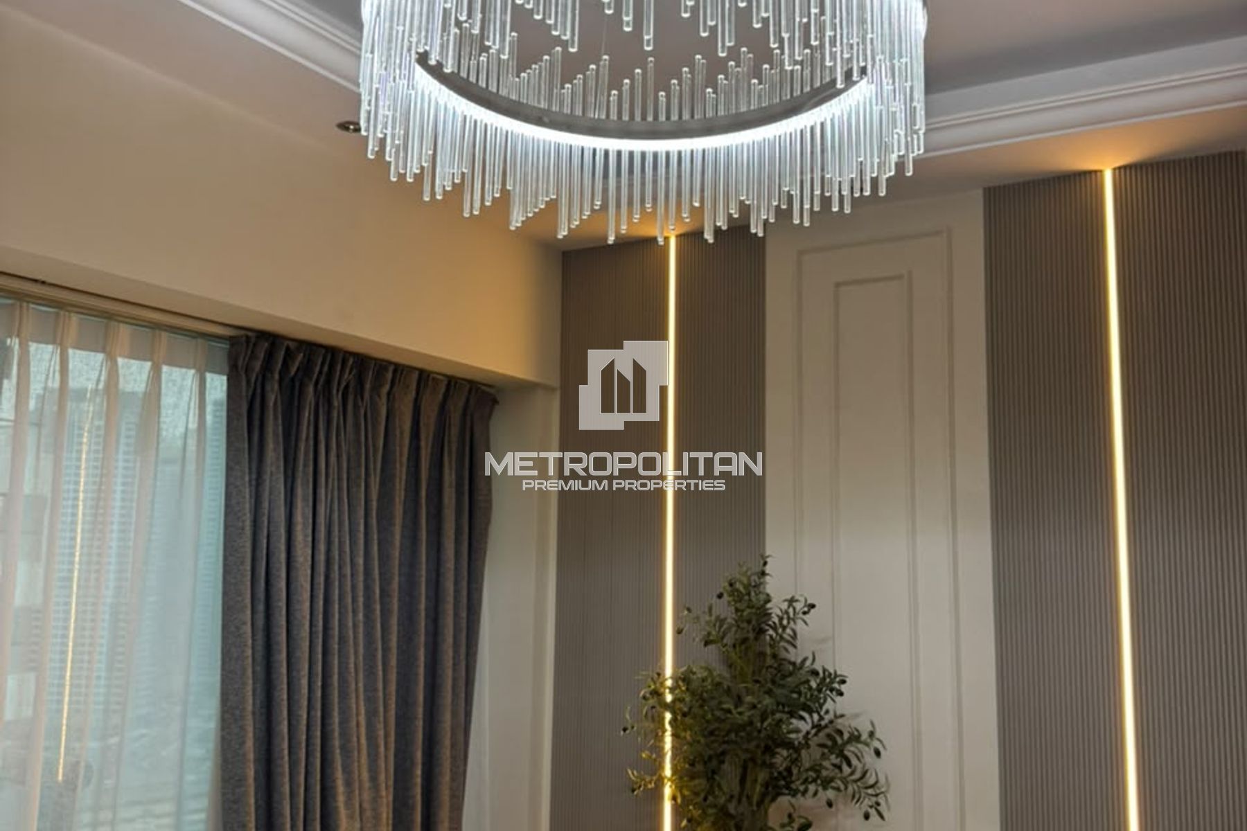 Stunning Upgraded Fully Furnished 1 Bedroom