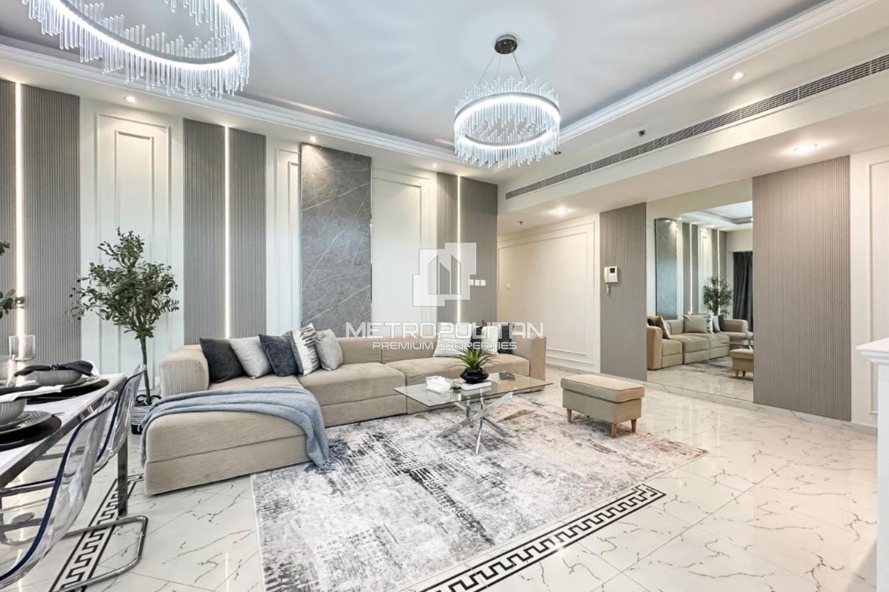 Stunning Upgraded Fully Furnished 1 Bedroom