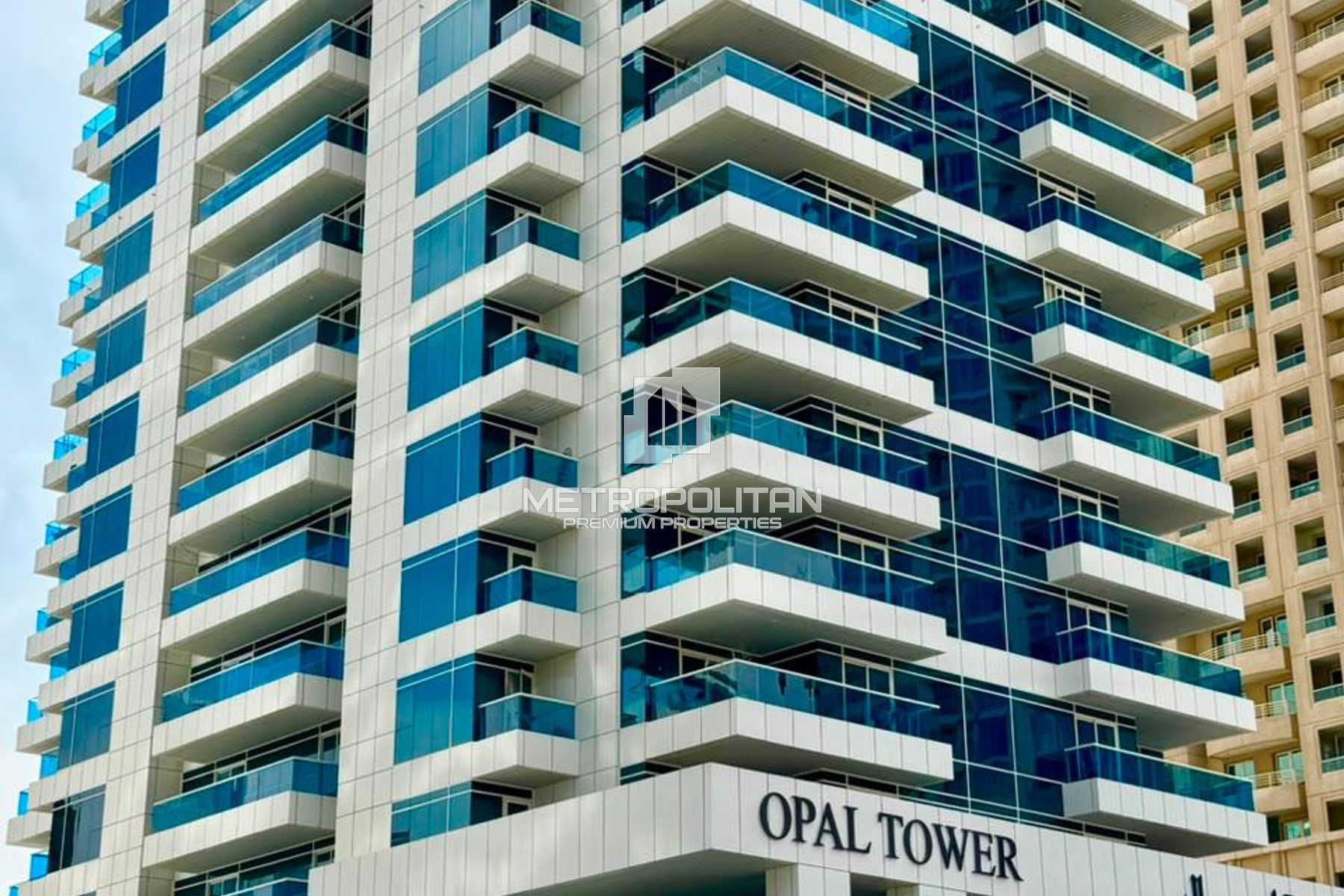 Stunning Upgraded Fully Furnished 1 Bedroom