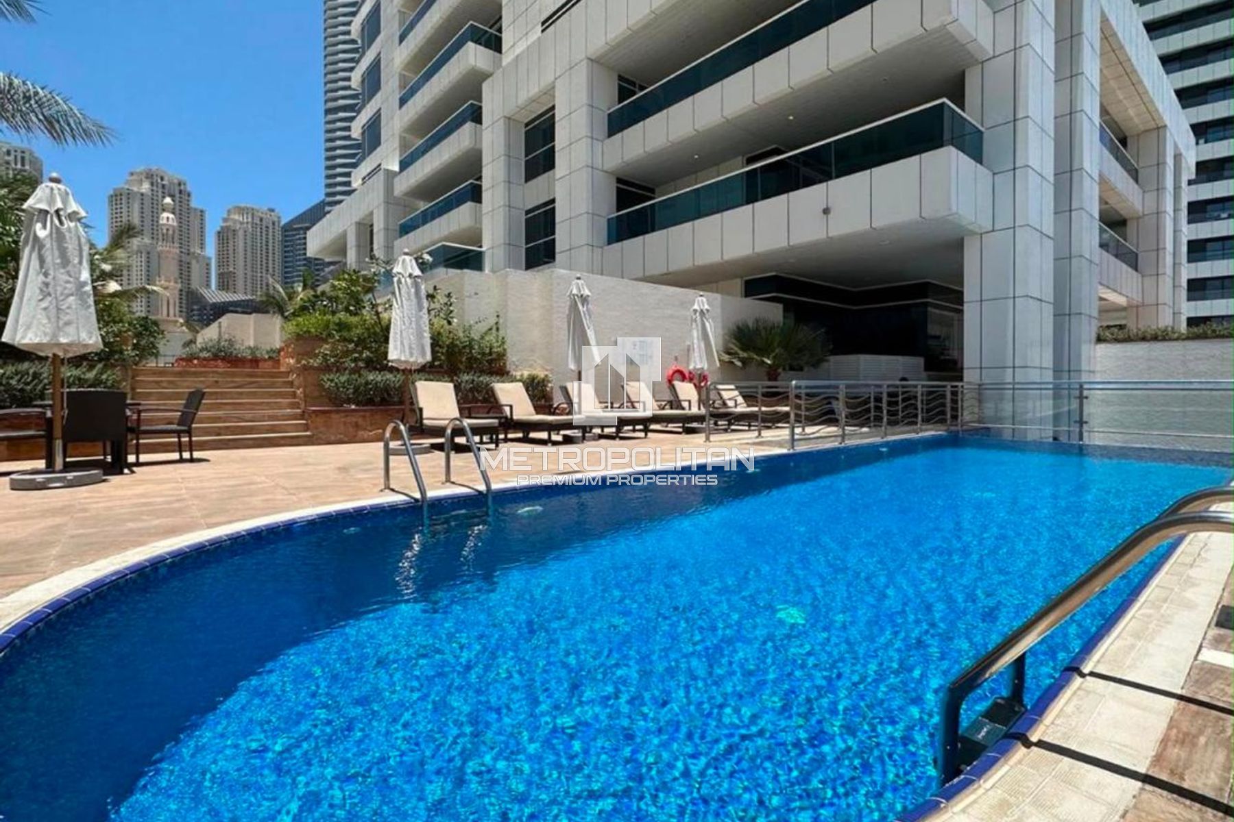 Stunning Upgraded Fully Furnished 1 Bedroom