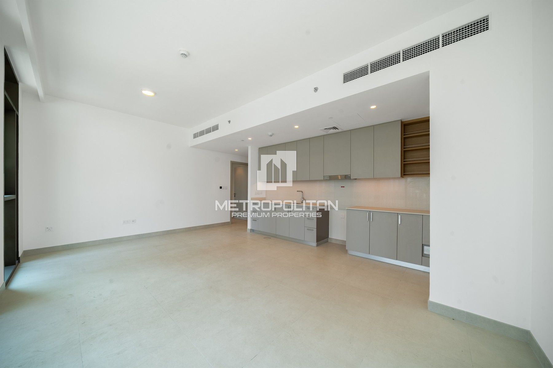 Spacious Corner Layout | Vacant Now| High Floor