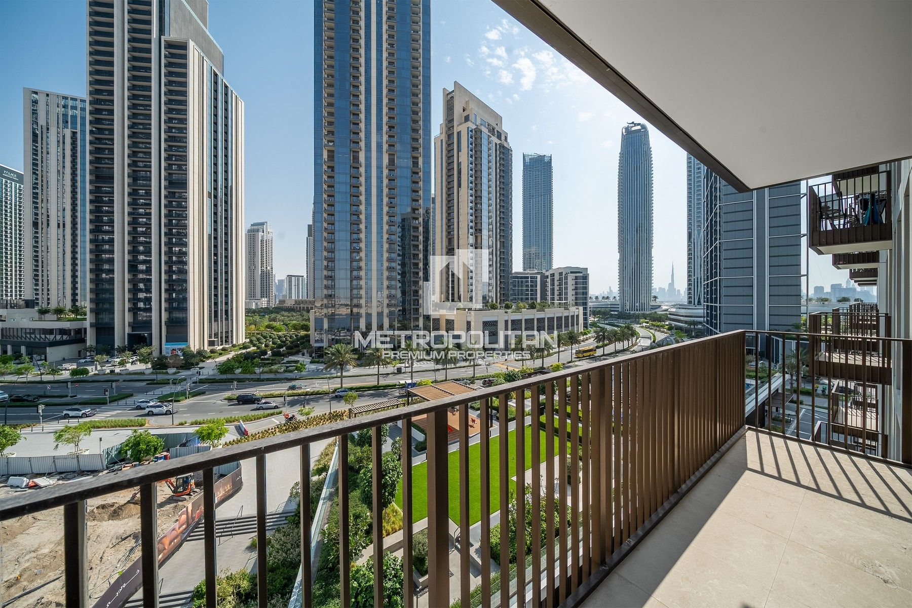 Spacious Corner Layout | Vacant Now| High Floor