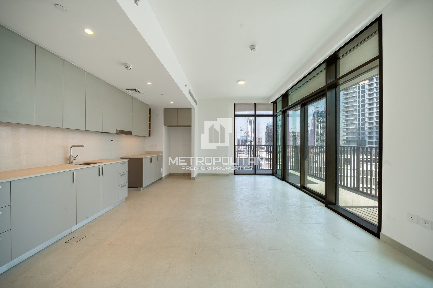 Spacious Corner Layout | Vacant Now| High Floor