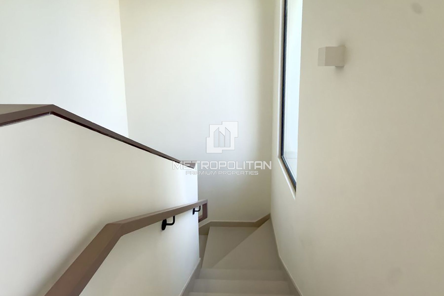 Spacious 4 BED | Corner Townhouse | Brand New