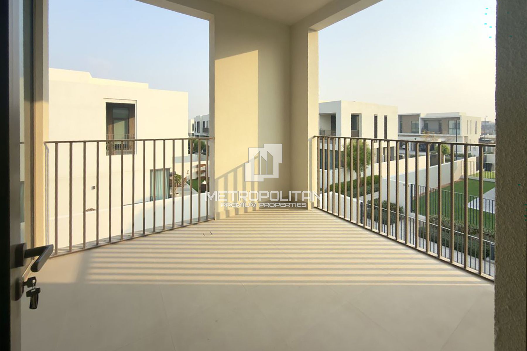 Spacious 4 BED | Corner Townhouse | Brand New
