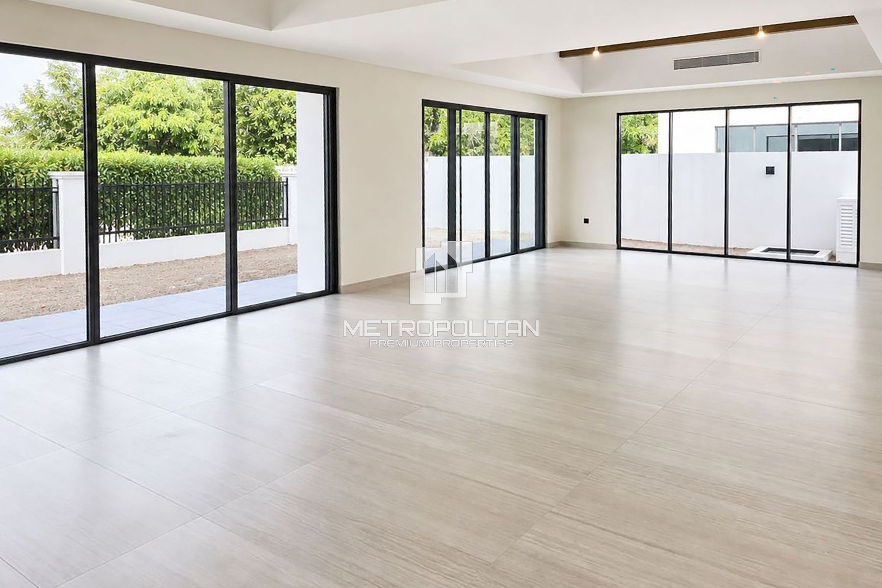 6BR+M | Corner Unit | Vast Layout | Near Amenities