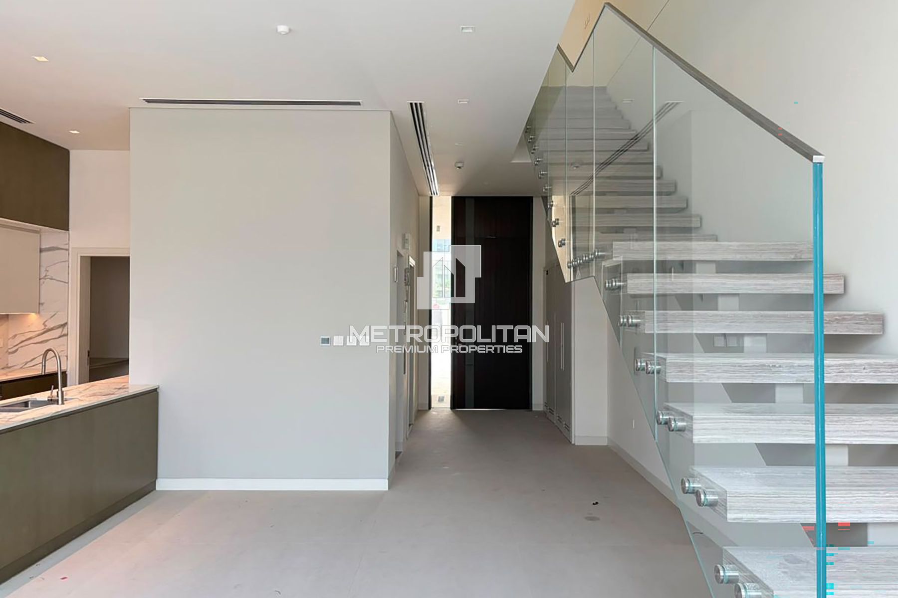 6BR+M | Corner Unit | Vast Layout | Near Amenities