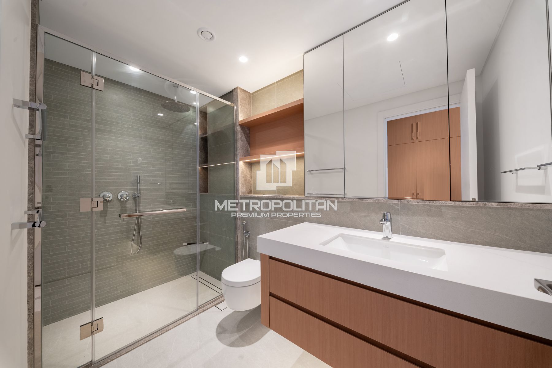 Low Floor | Fully Equipped Kitchen | Ready Now