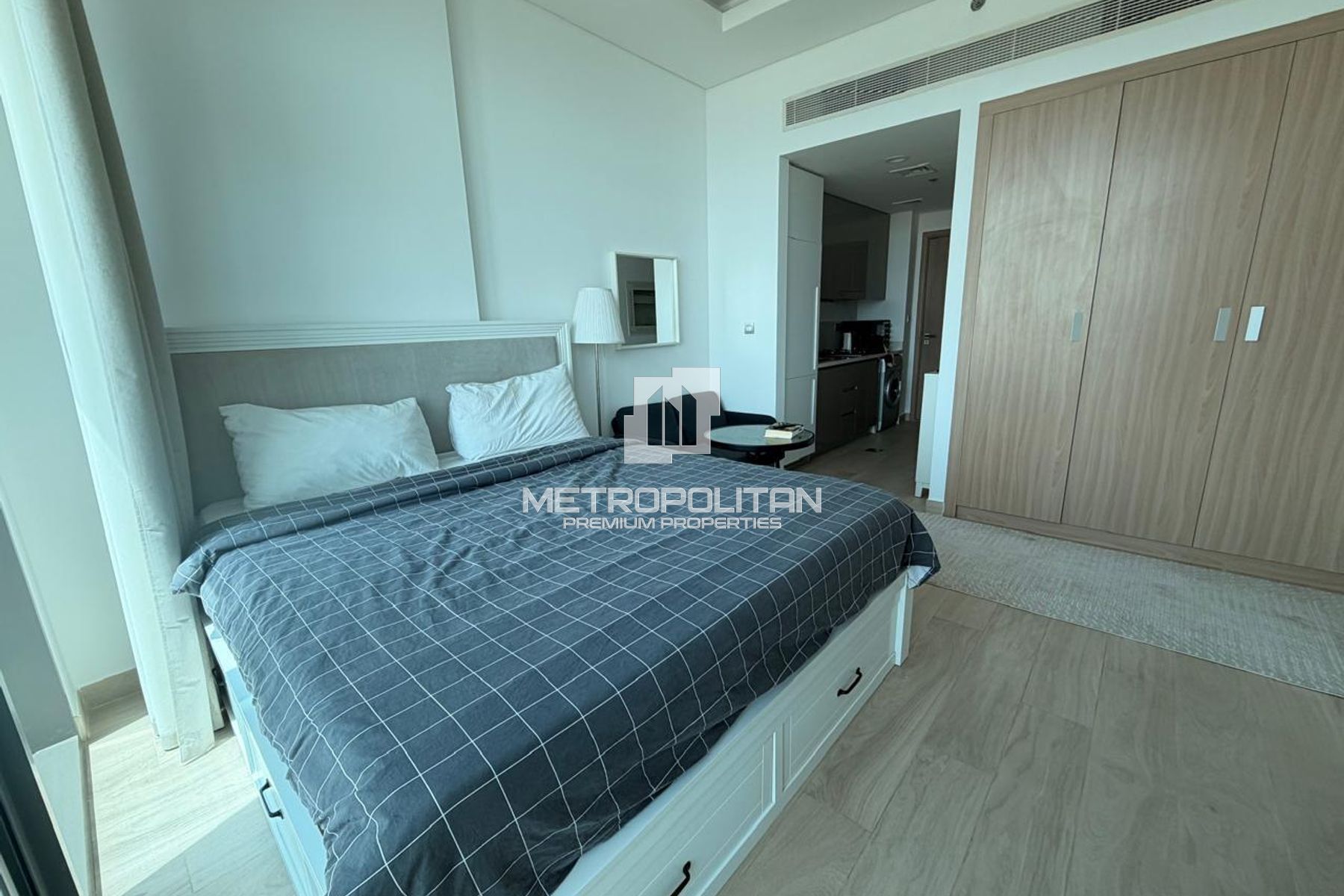 Burj Khalifa View | Fully Furnished | Vacant