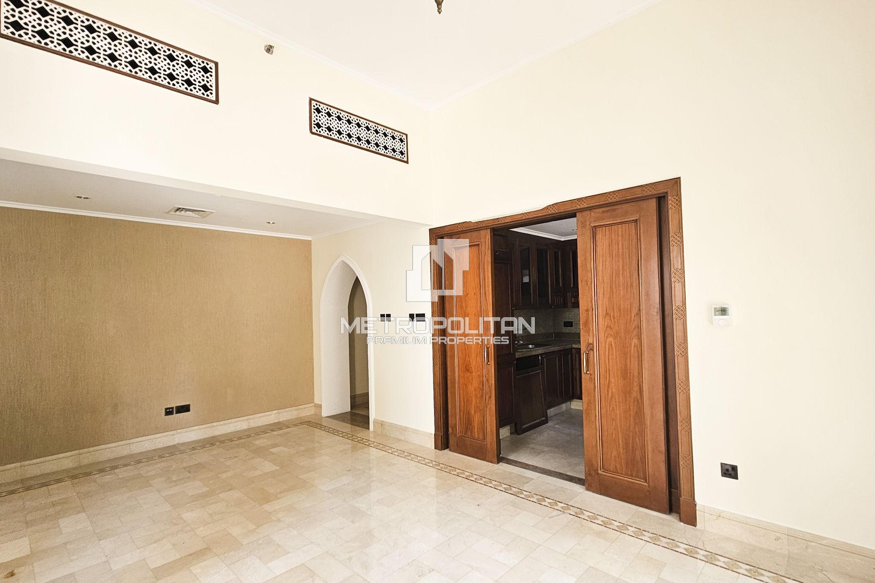 Study Room | Huge Private Garden | Bright Layout