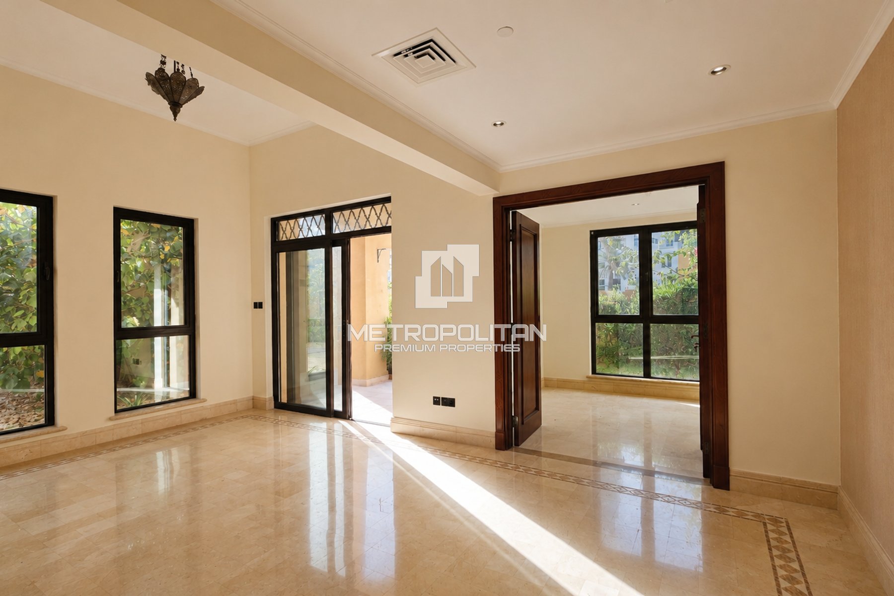 Study Room | Huge Private Garden | Bright Layout