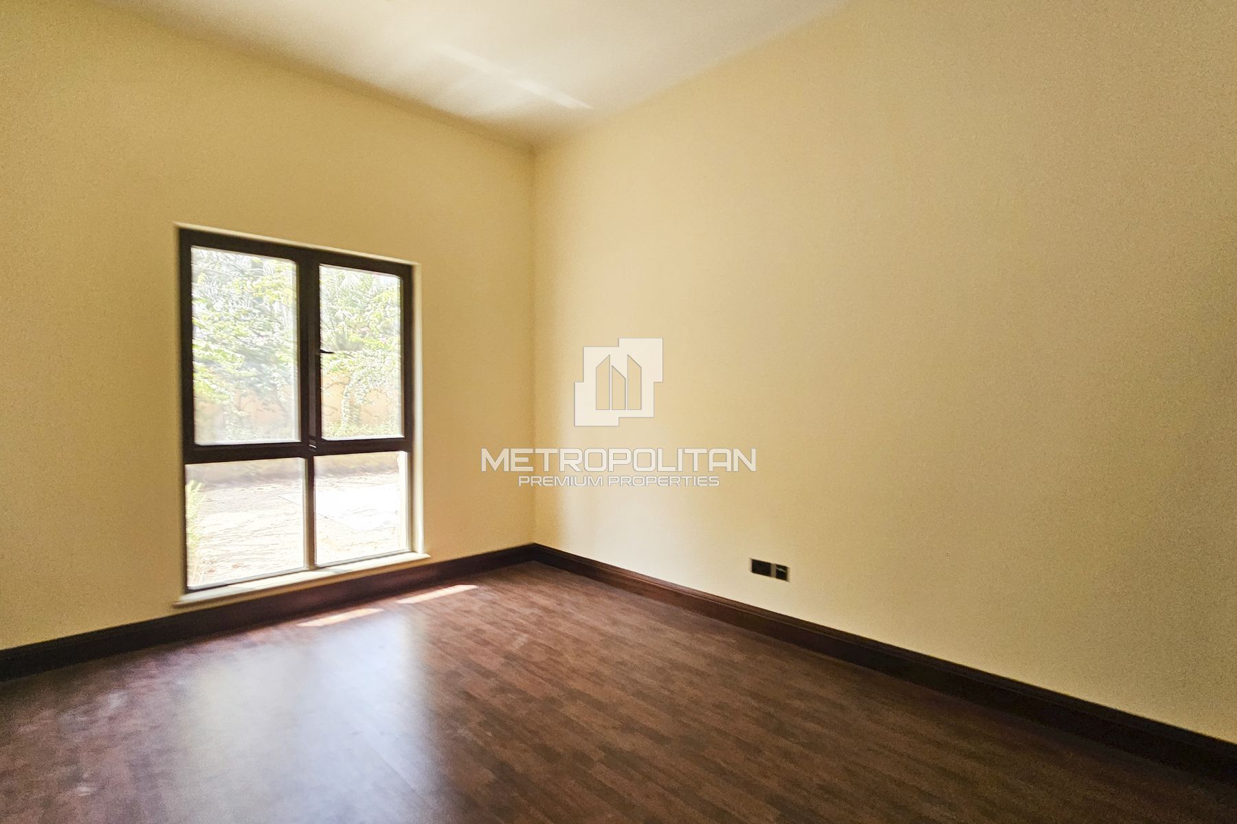 Study Room | Huge Private Garden | Bright Layout