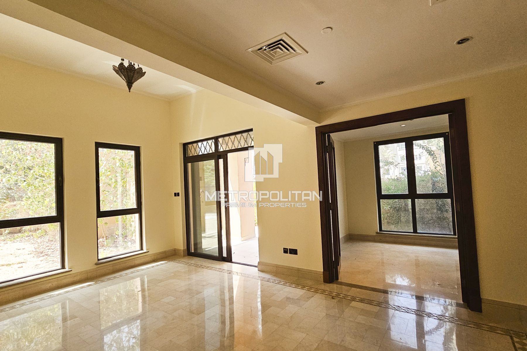 Study Room | Huge Private Garden | Bright Layout