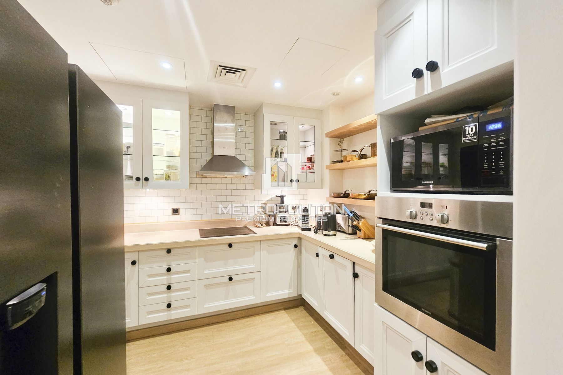 Private Corner Garden | Upgraded | Area Specialist